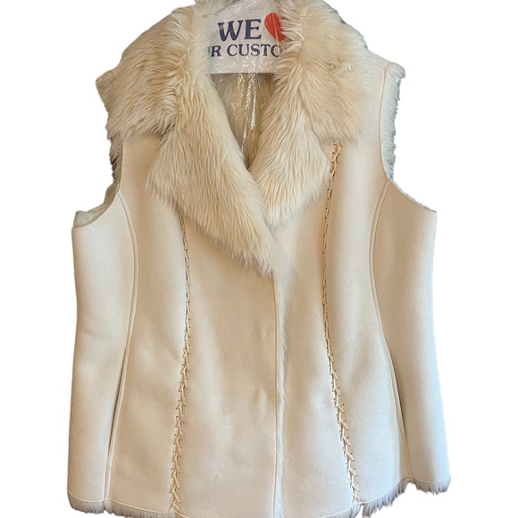 Microsuede Vest Off White Faux Fur Collar Lining Pockets & Hidden Hook Eye Close - Picture 4 of 10